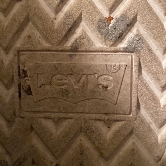 🌸Host Pick🌸 Levi’s Slides - Picture 2 of 2